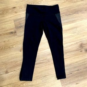 Alo Black Crop Yoga 🧘‍♀️ Capri Leggings